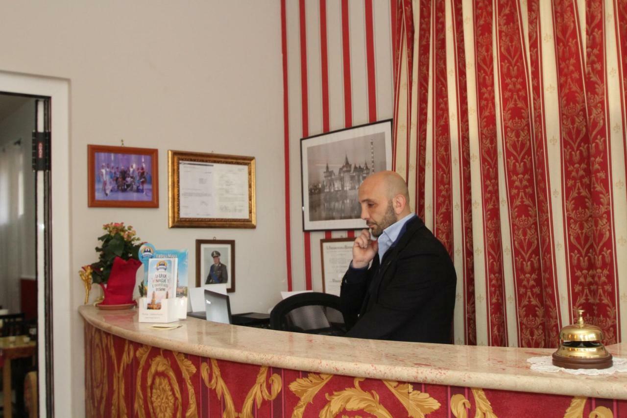 Magnolia Hotel Valmontone Kültér fotó